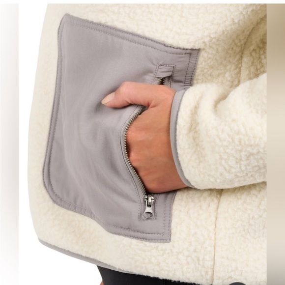 NEW Vuori Alpine Sherpa Jacket - Large - Picture 5 of 7